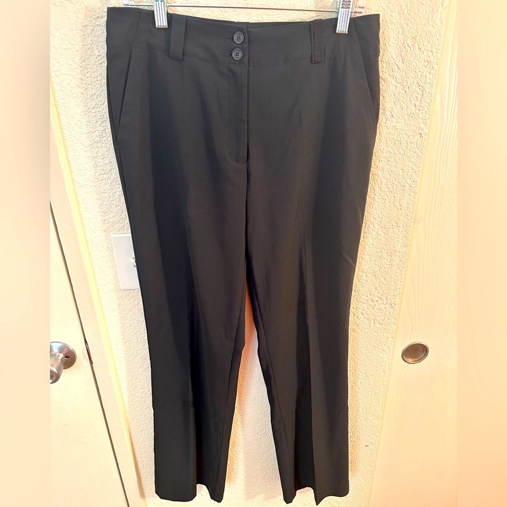 Nike Gold Dri-fit Black Women’s Trousers Straight-Leg. Size 6.